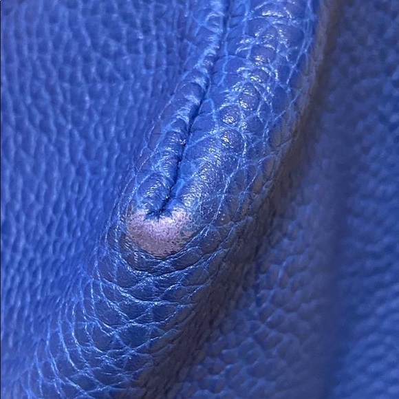 Authentic Burberry Baynard Leather Tote - Picture 13 of 16